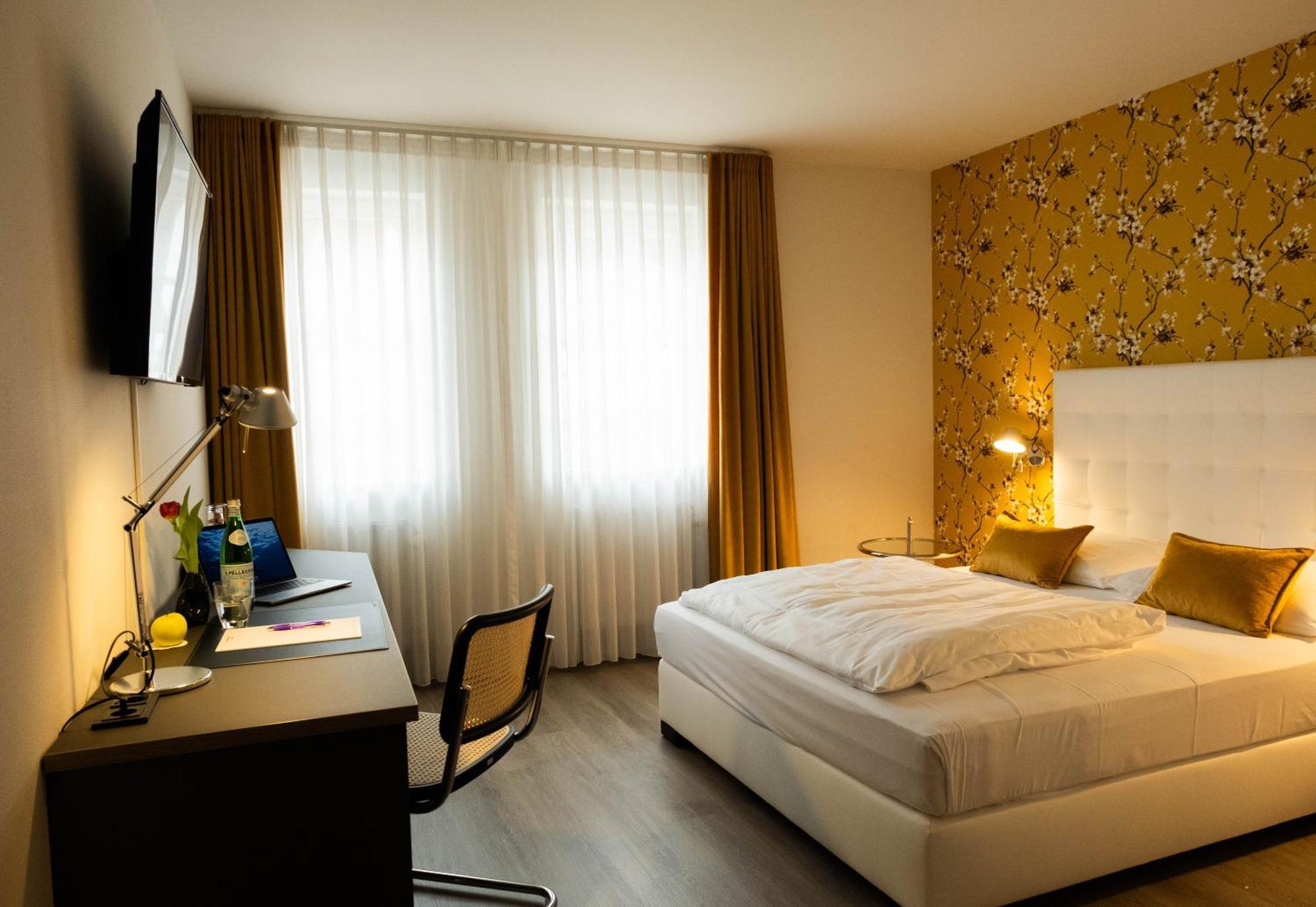 Hotel Ottheinrich Weinheim Zewnętrze zdjęcie